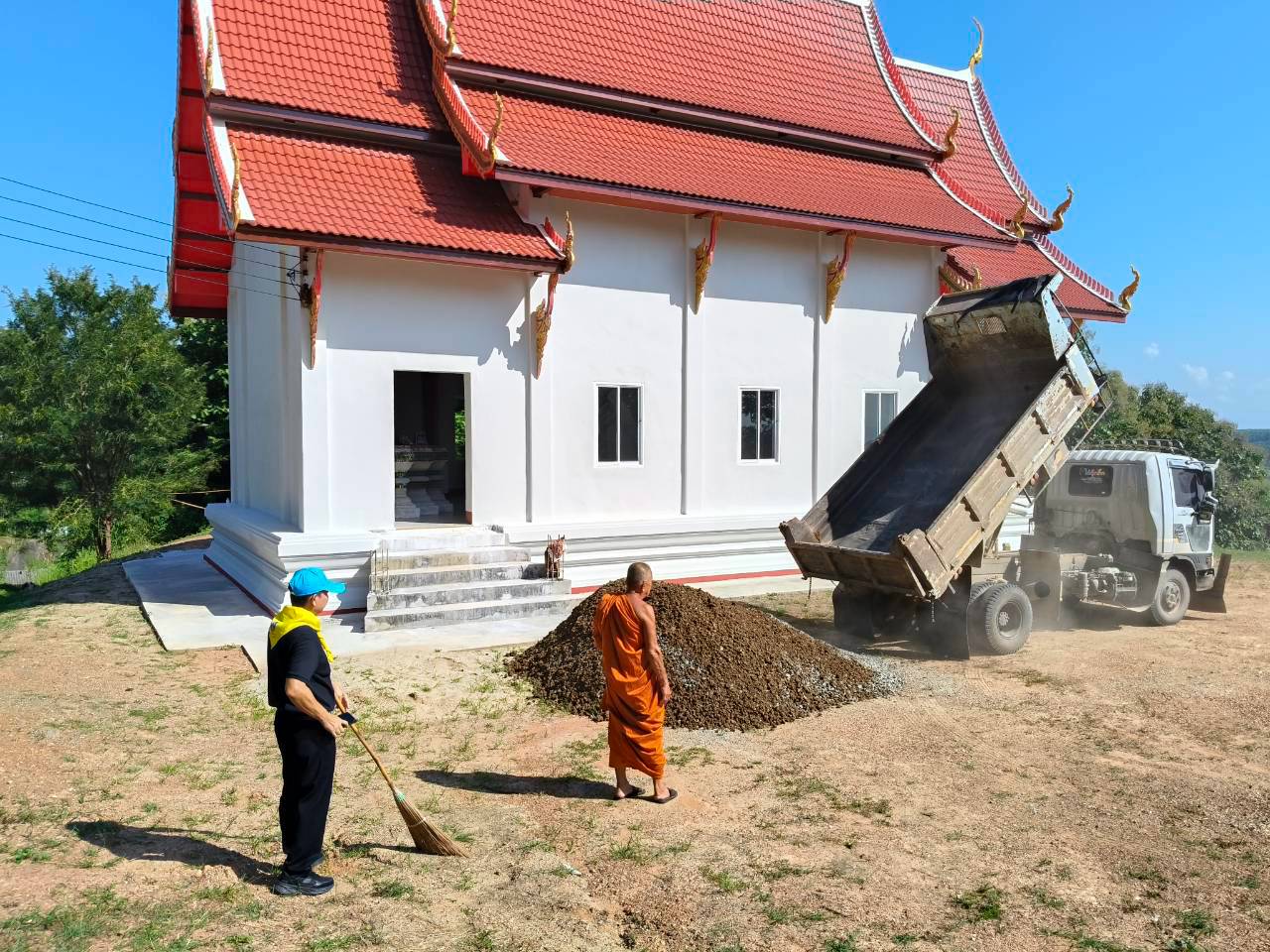 LINE_ALBUM_จิตอาสา วัดดงพระเจ้า ????_261021_20