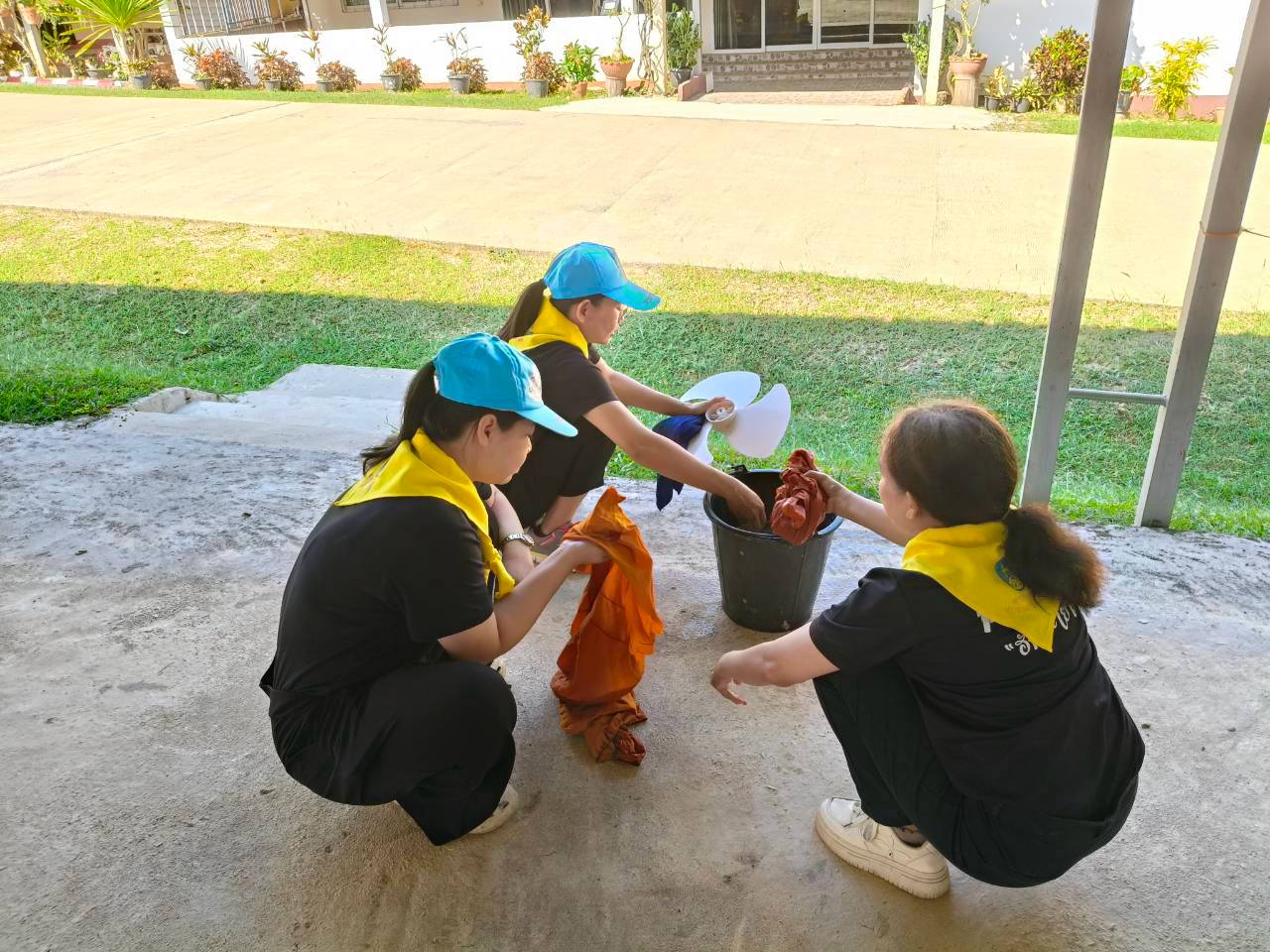 LINE_ALBUM_จิตอาสา วัดดงพระเจ้า ????_261021_5