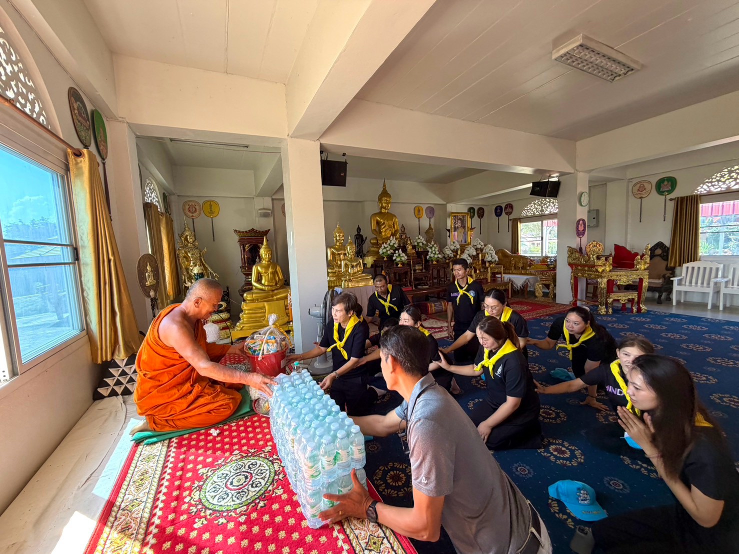 LINE_ALBUM_จิตอาสา วัดดงพระเจ้า ????_261021_63
