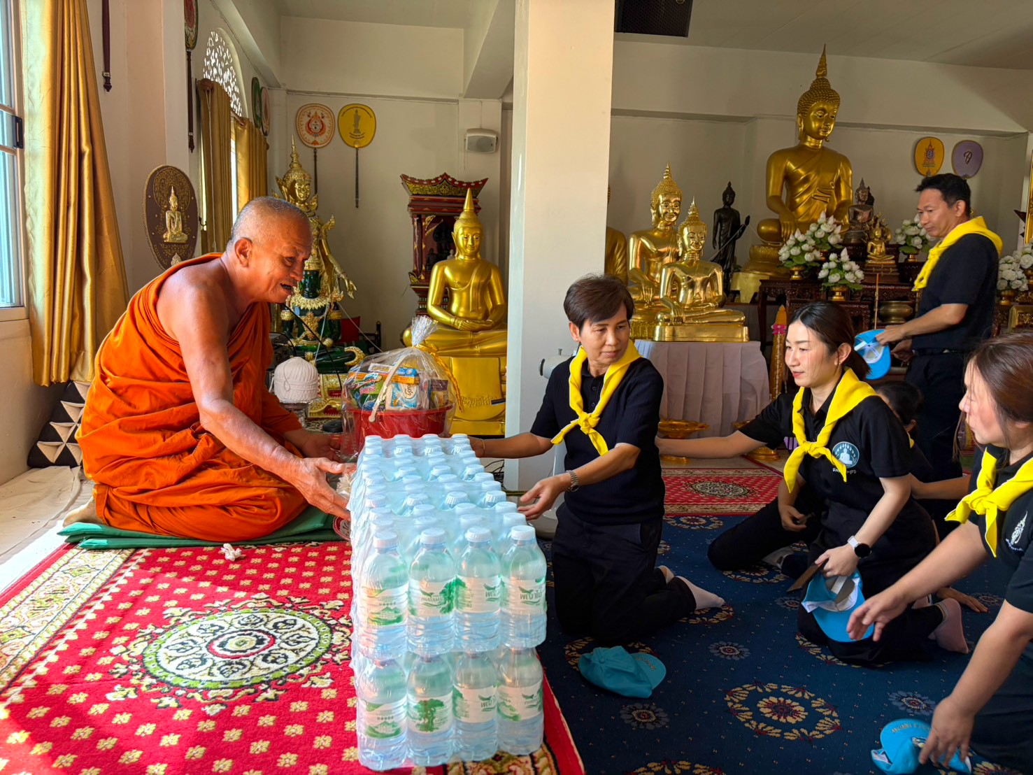 LINE_ALBUM_จิตอาสา วัดดงพระเจ้า ????_261021_64